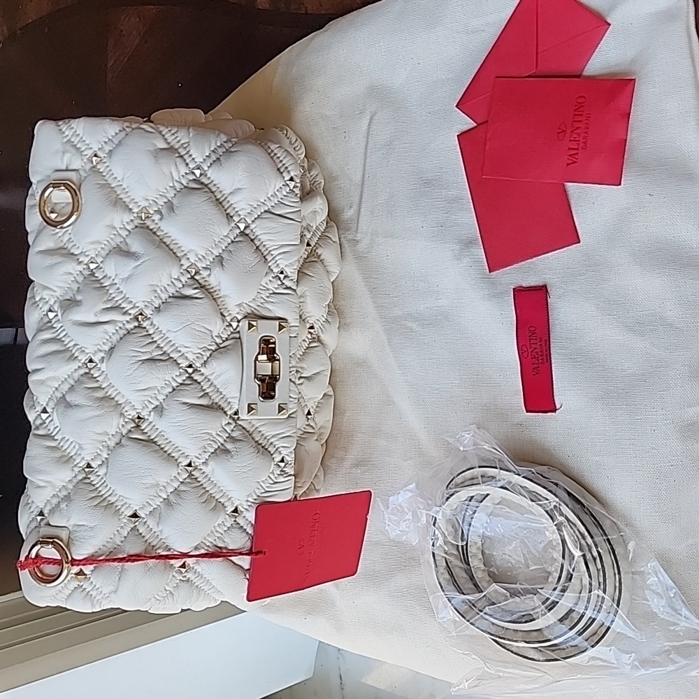 Valentino Garavani Ivory Spikeme Shoulder Bag - Picture 9 of 10